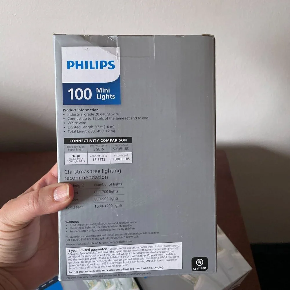 Philips 100-count clear incandescent mini string lights with a white wire - bund